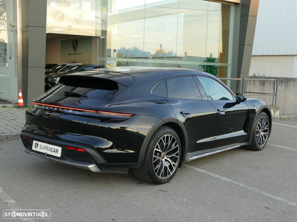 Porsche Taycan Cross Turismo 4S - 3