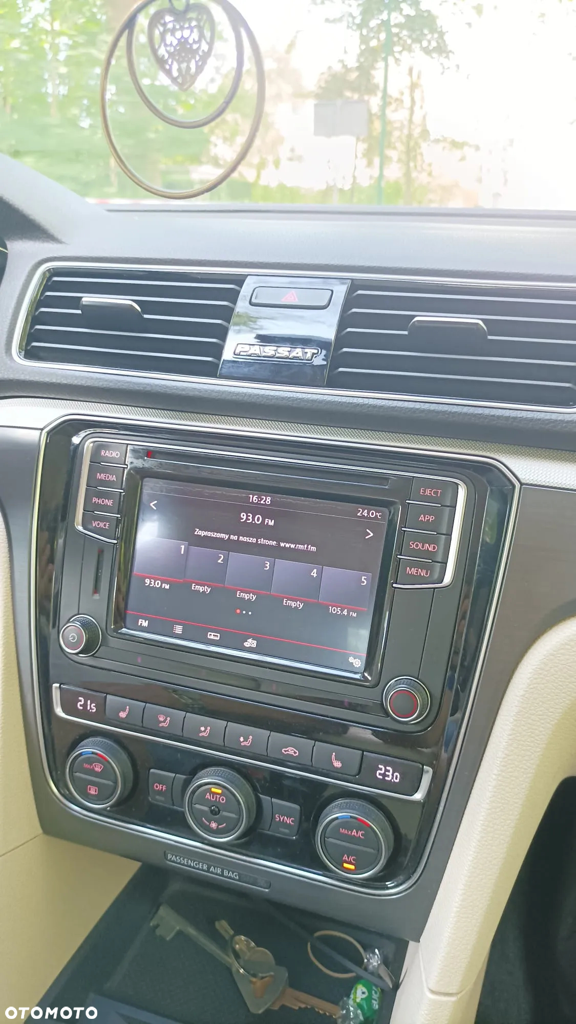 Volkswagen Passat - 20