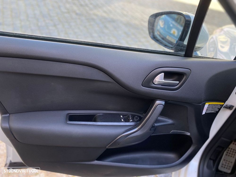 Citroën DS4 1.6 HDi So Chic - 10