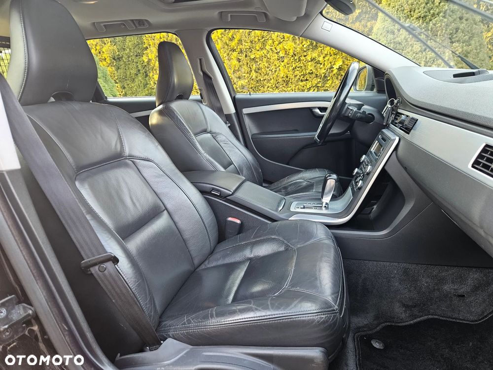Volvo V70 D5 Summum - 25