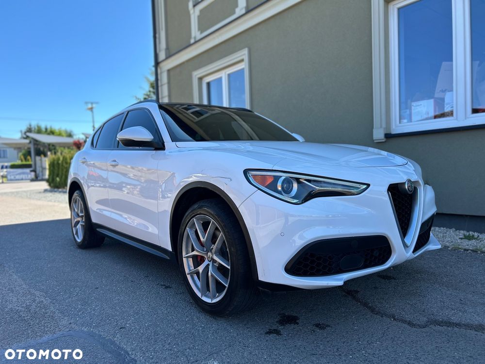 Alfa Romeo Stelvio 2.0 Turbo 16V AT8-Q4 Veloce Ti - 1