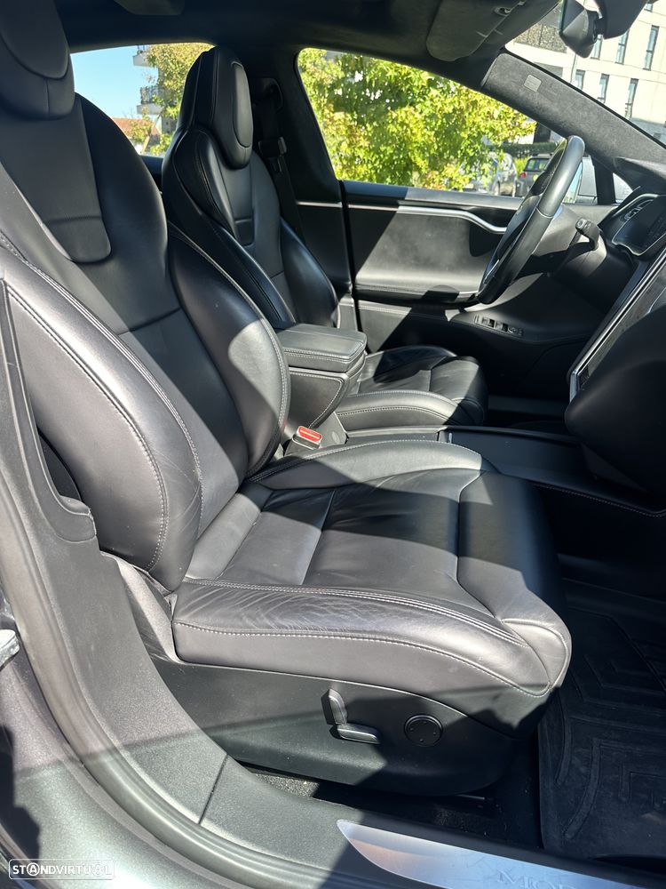 Tesla Model S - 11
