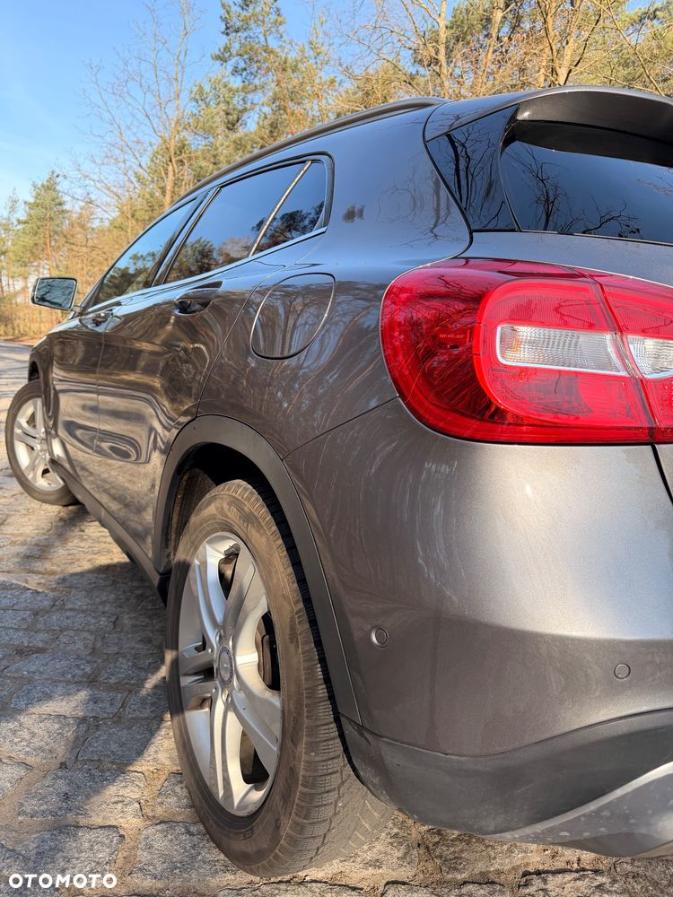 Mercedes-Benz GLA 250 4-Matic - 9