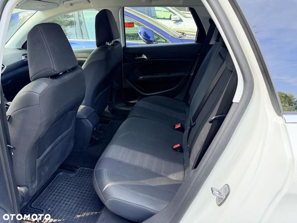 Peugeot 308 BlueHDi 130 EAT8 Allure - 8
