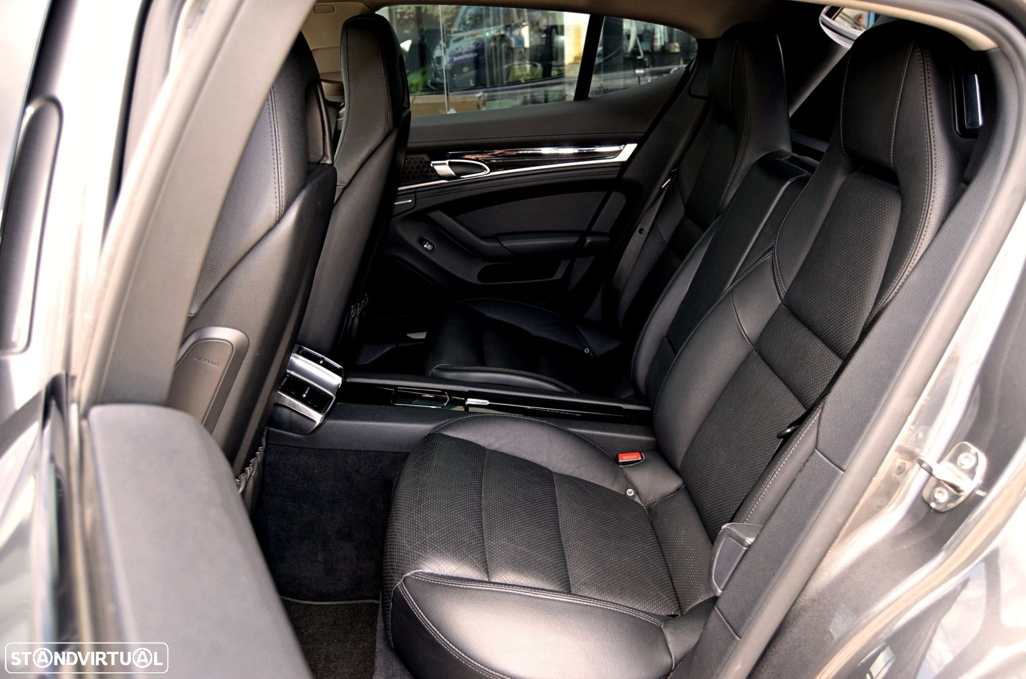 Porsche Panamera Platinum Edition - 9