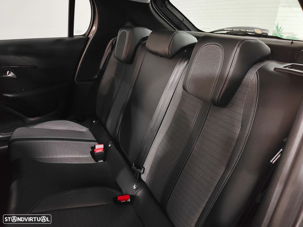 Peugeot 208 1.2 PureTech Allure Pack - 32