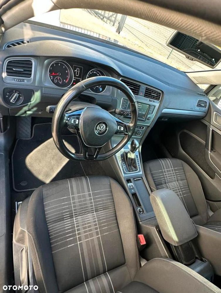 Volkswagen Golf 1.2 TSI DSG Style - 7