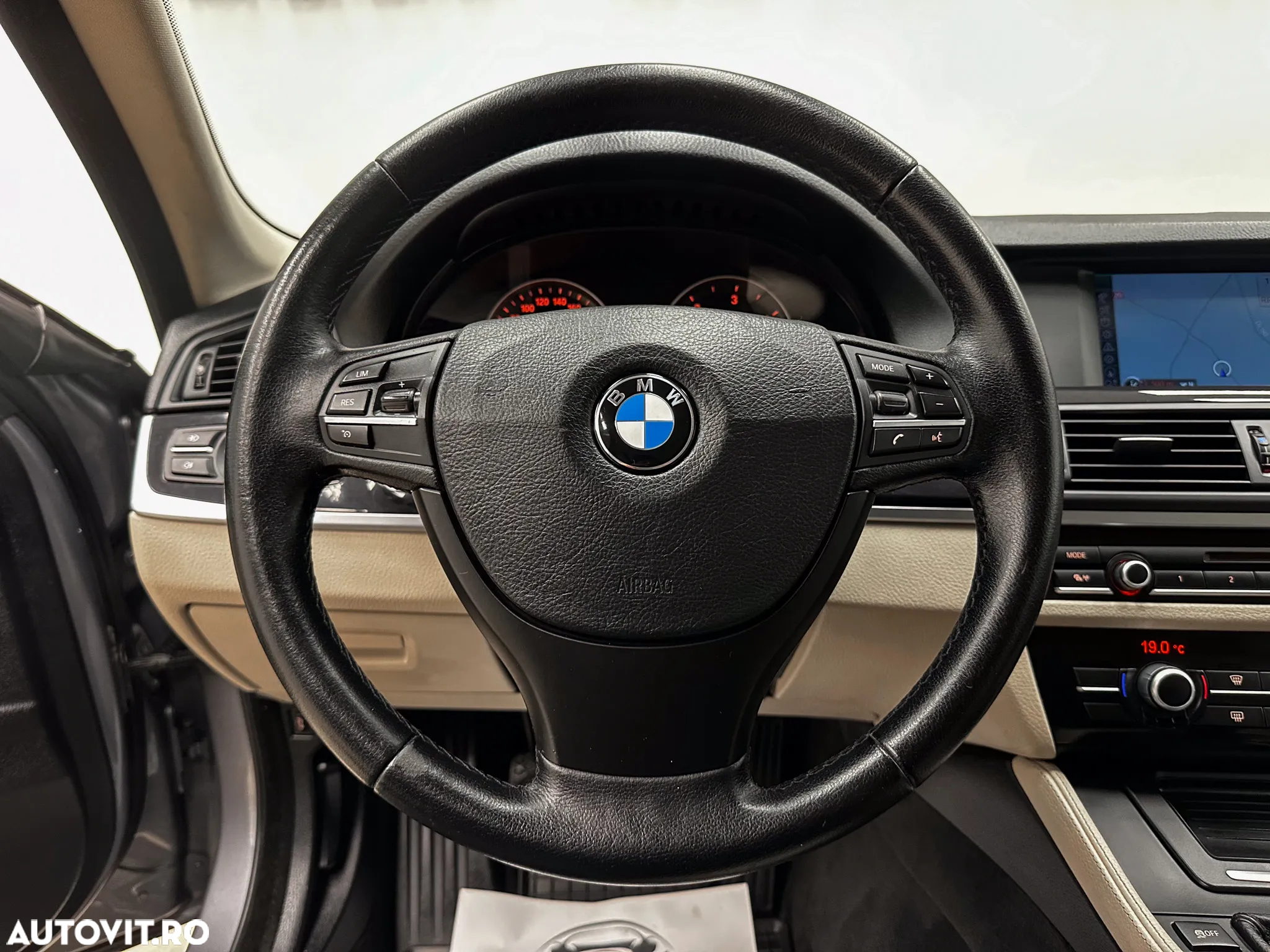 BMW Seria 5 520d Touring - 23