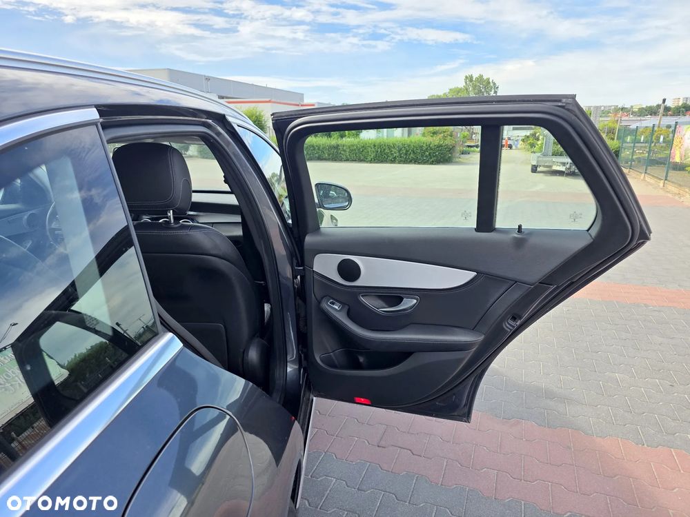 Mercedes-Benz Klasa C 350 e 7G-TRONIC - 13