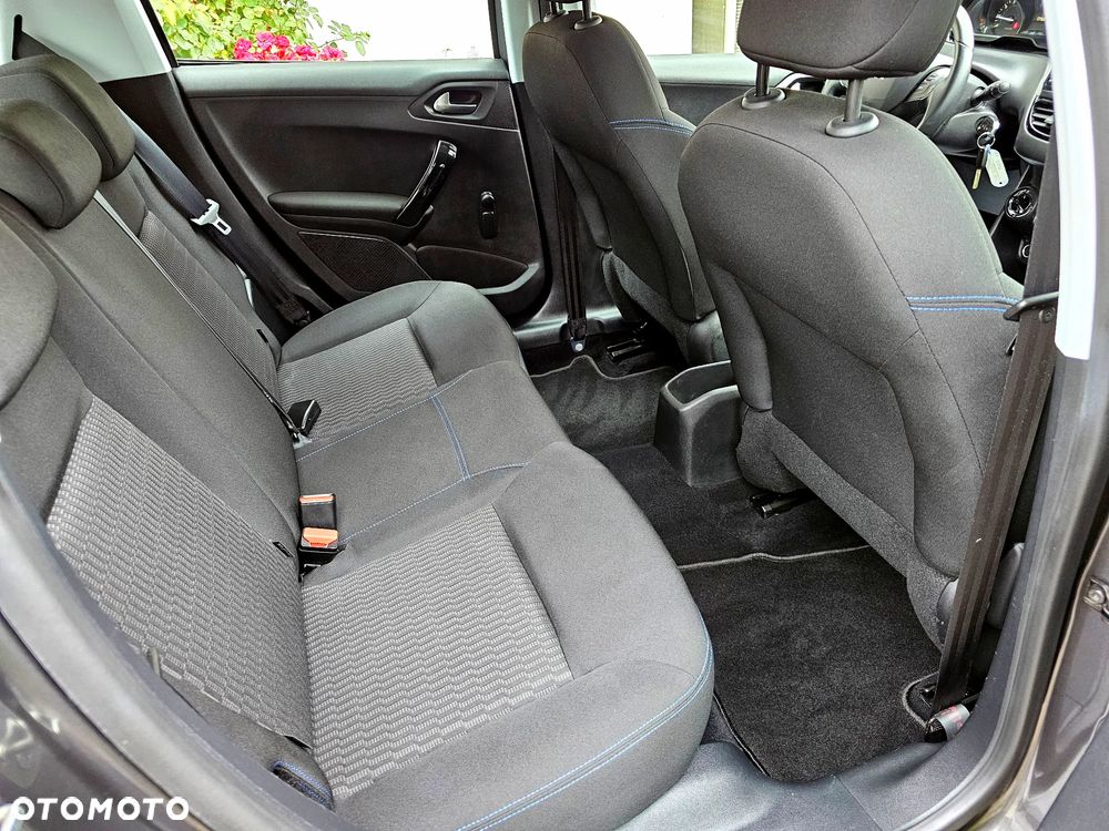 Peugeot 208 1.2 VTi Style - 31