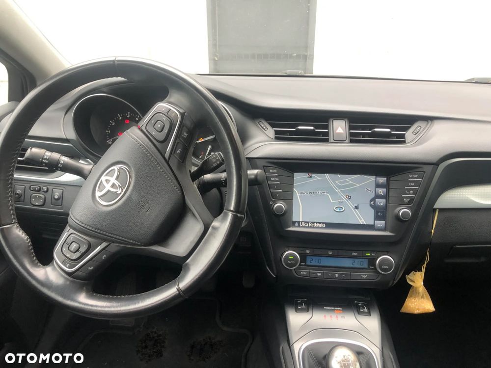 Toyota Avensis 1.8 Premium - 7