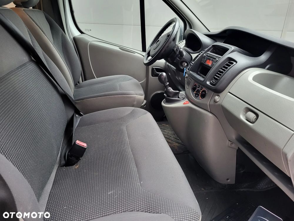 Opel Vivaro - 10