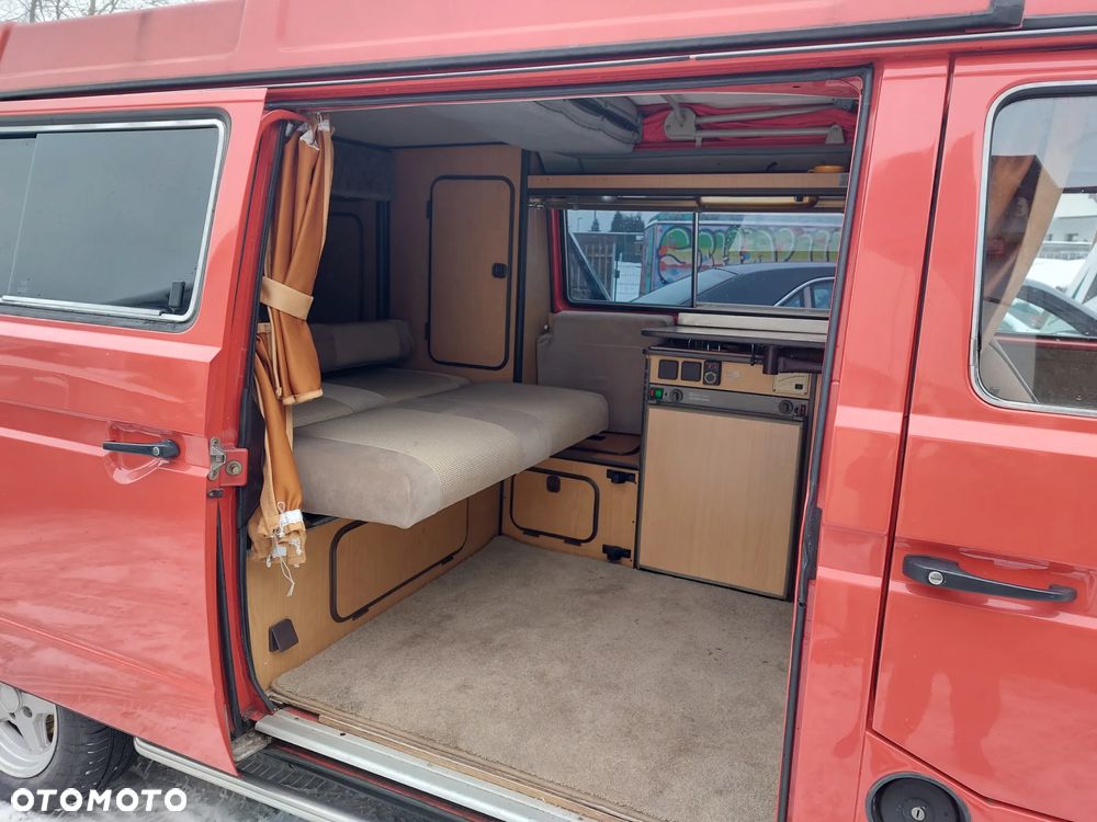 Volkswagen Caravelle - 4