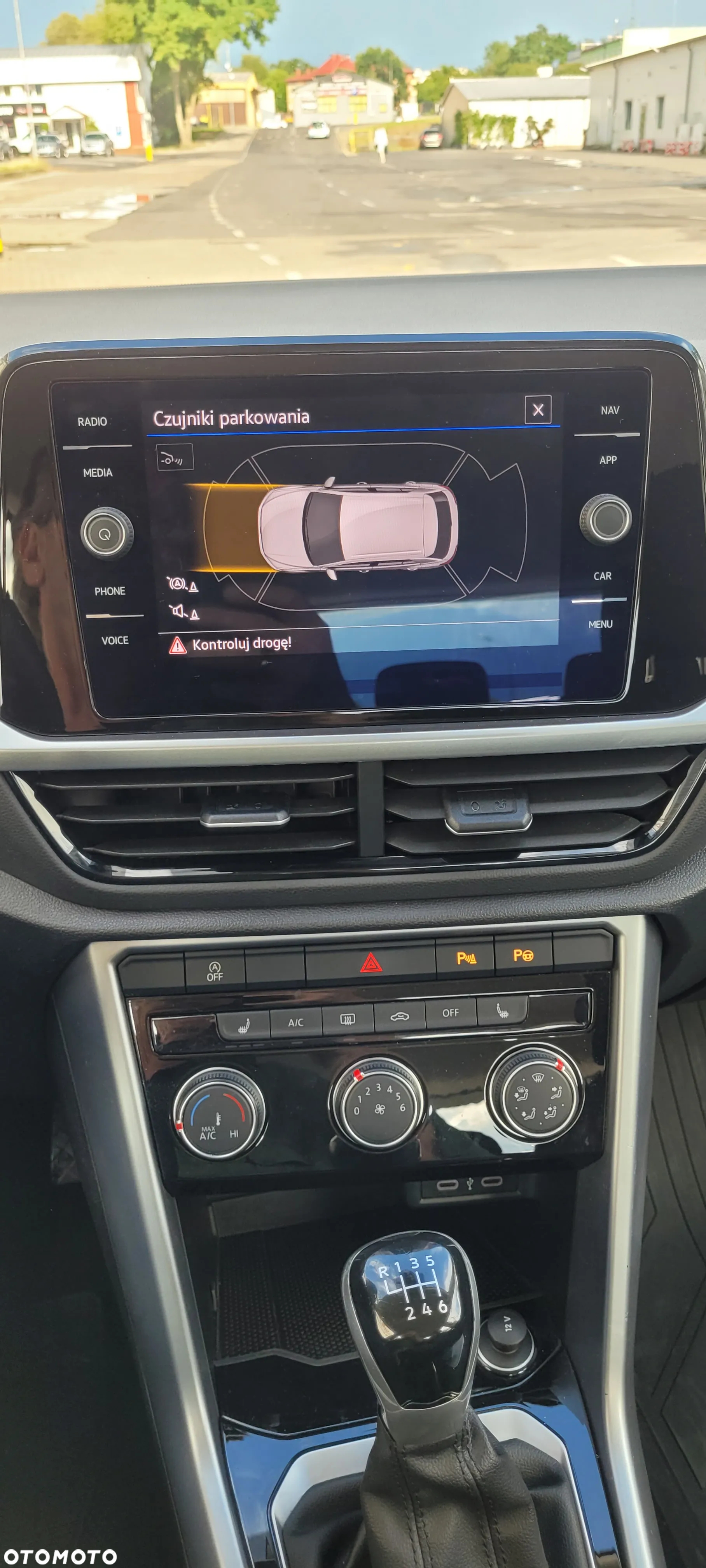Volkswagen T-Roc - 22