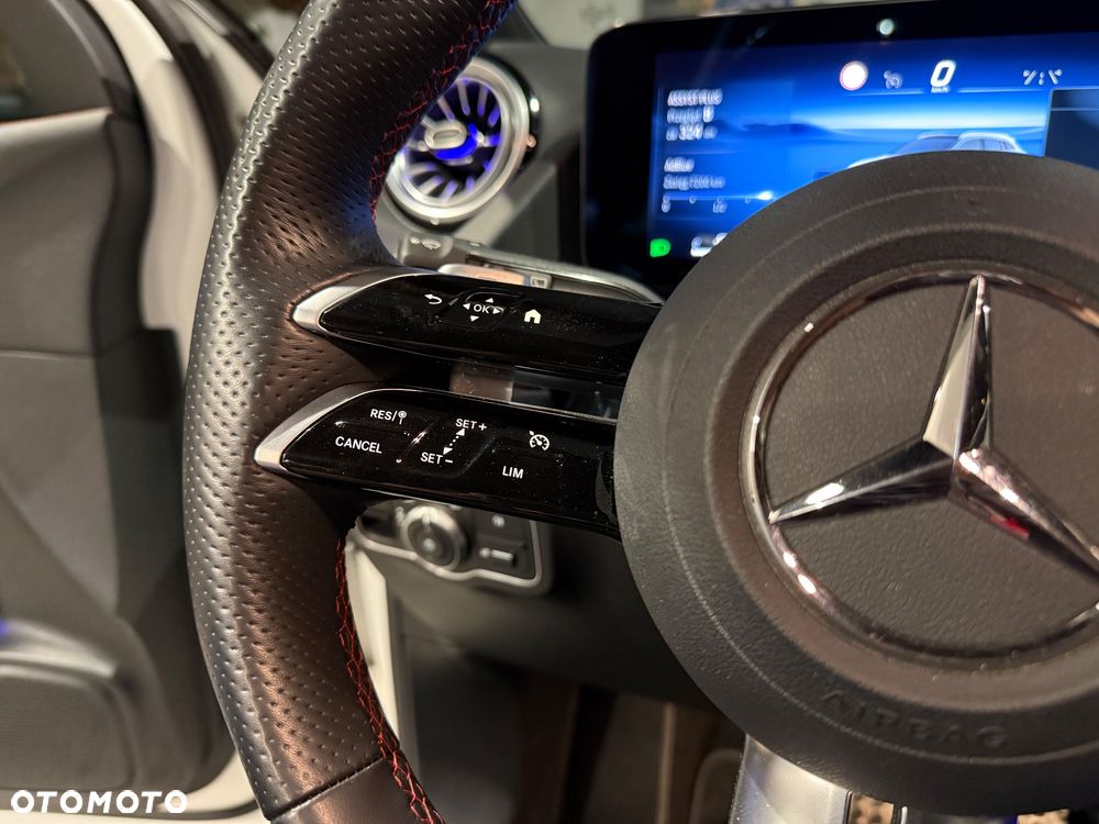 Mercedes-Benz GLA 200 d AMG Line - 20