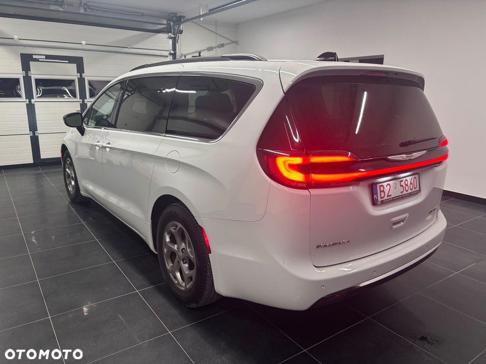 Chrysler Pacifica - 7