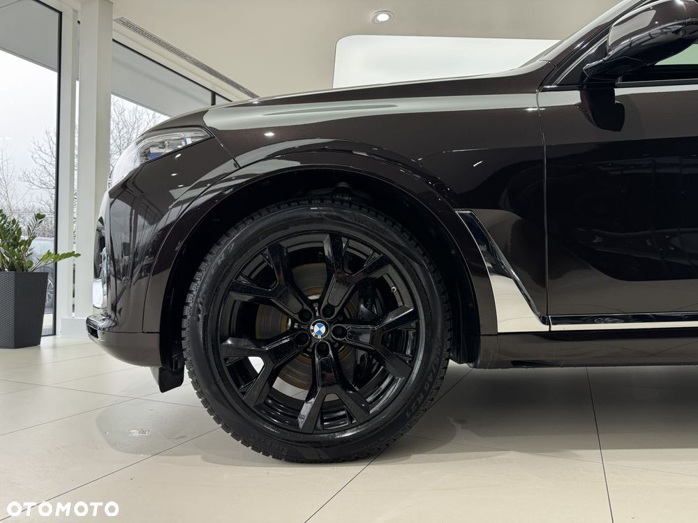 BMW X7 - 24