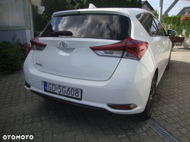 Toyota Auris 1.4 D-4D Dynamic - 6