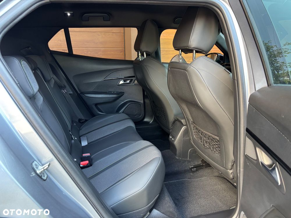 Peugeot 2008 PureTech 130 GT Pack - 28