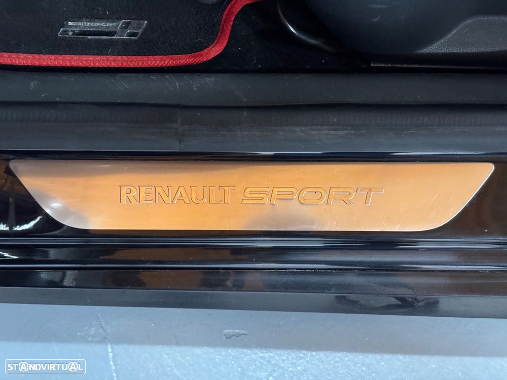 Renault Clio TCe 220 EDC R.S. Trophy - 22