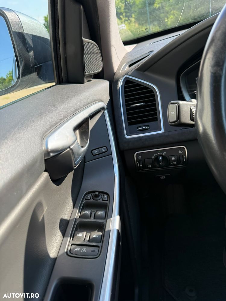 Volvo XC 60 D3 Geartronic Momentum - 23