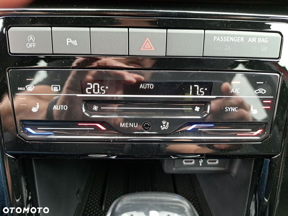 Volkswagen T-Cross - 37