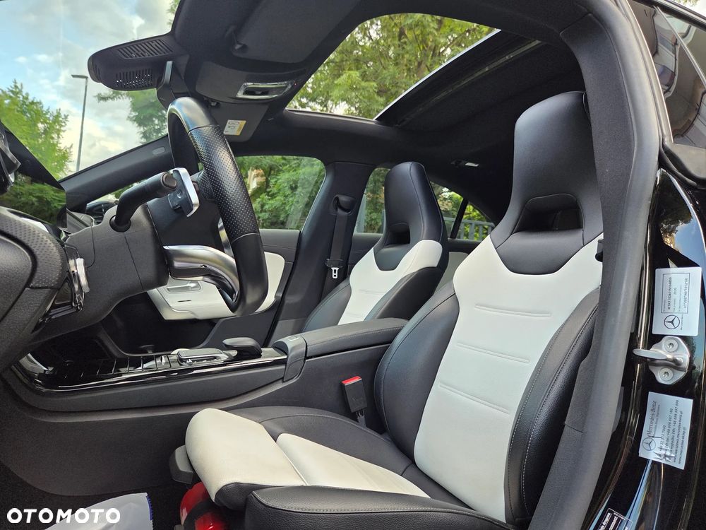 Mercedes-Benz CLA 220 4-Matic AMG Line 7G-DCT - 27