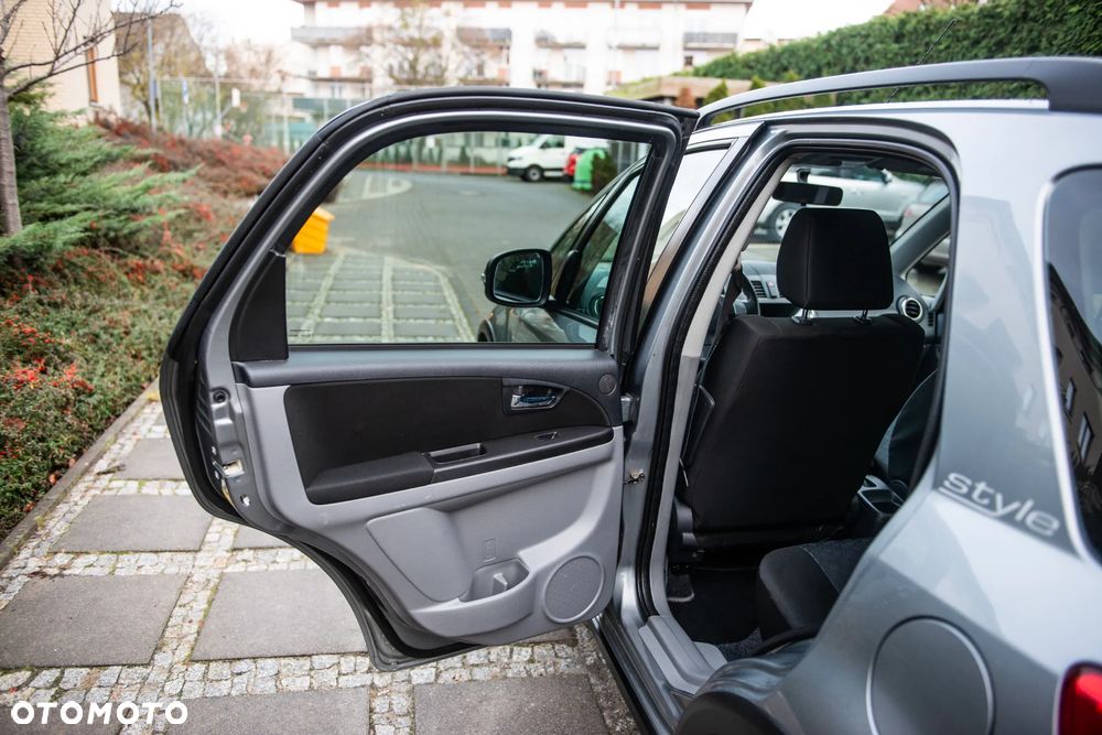 Suzuki SX4 1.6 VVT 4x4 Comfort - 16