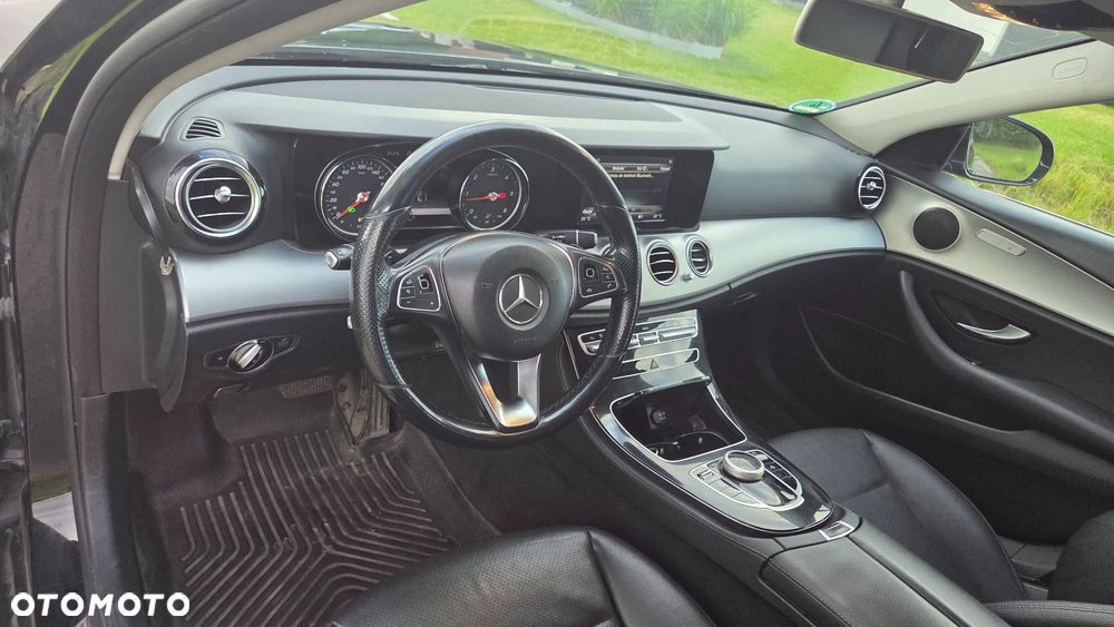 Mercedes-Benz Klasa E 200 d 9G-TRONIC - 9