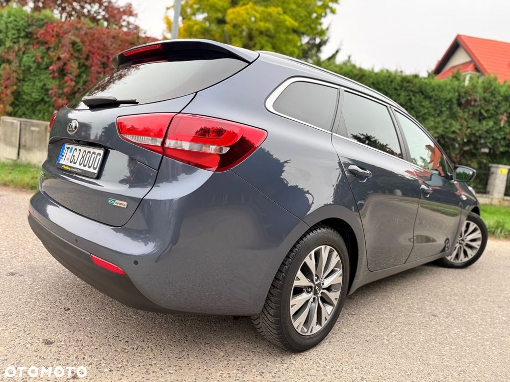Kia Ceed 1.6 GDI ISG Dream-Team Edition - 17