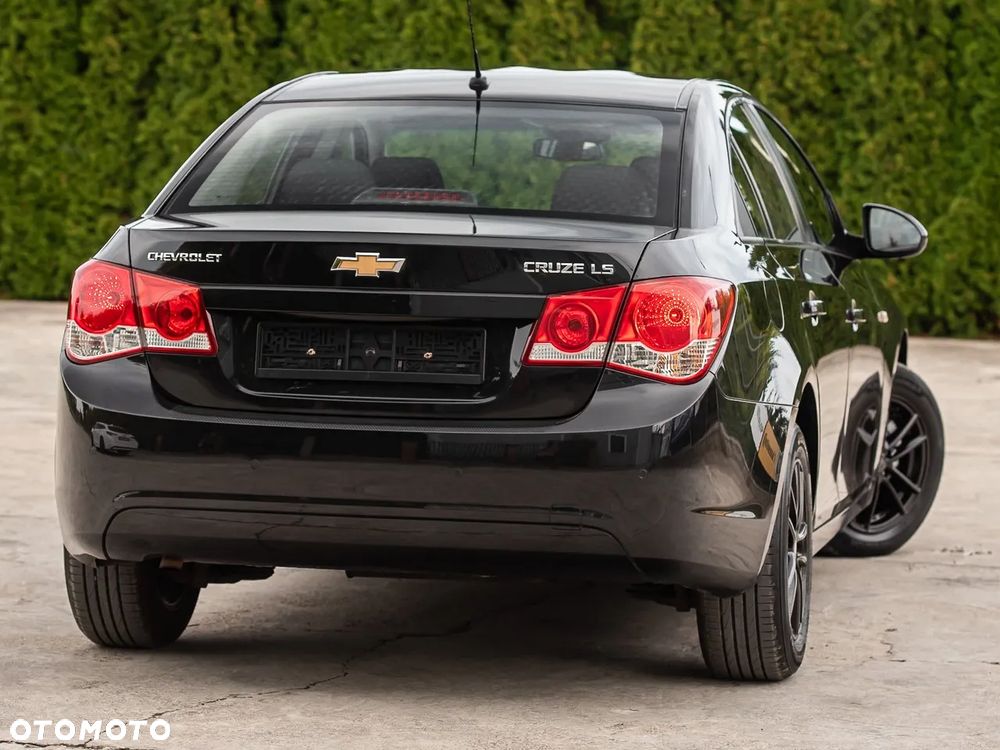 Chevrolet Cruze 1.6 - 12