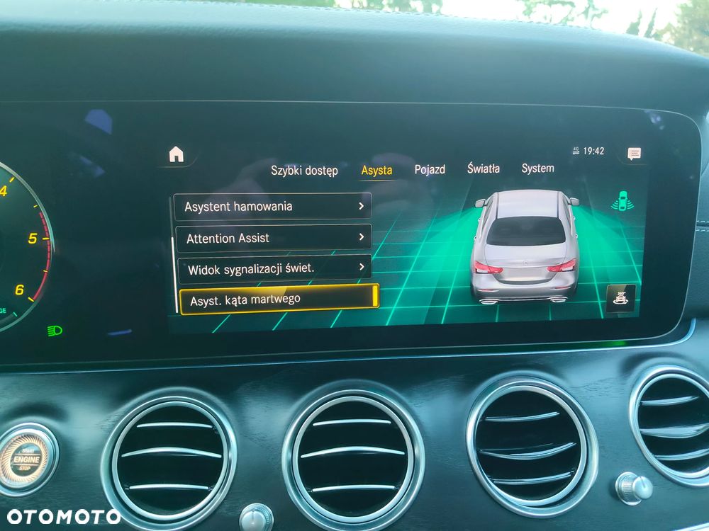 Mercedes-Benz Klasa E 220 d 4-Matic AMG/Avantgarde - 28