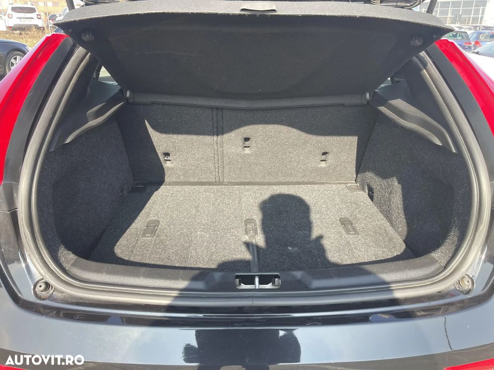 Volvo V40 D2 Geartronic - 23