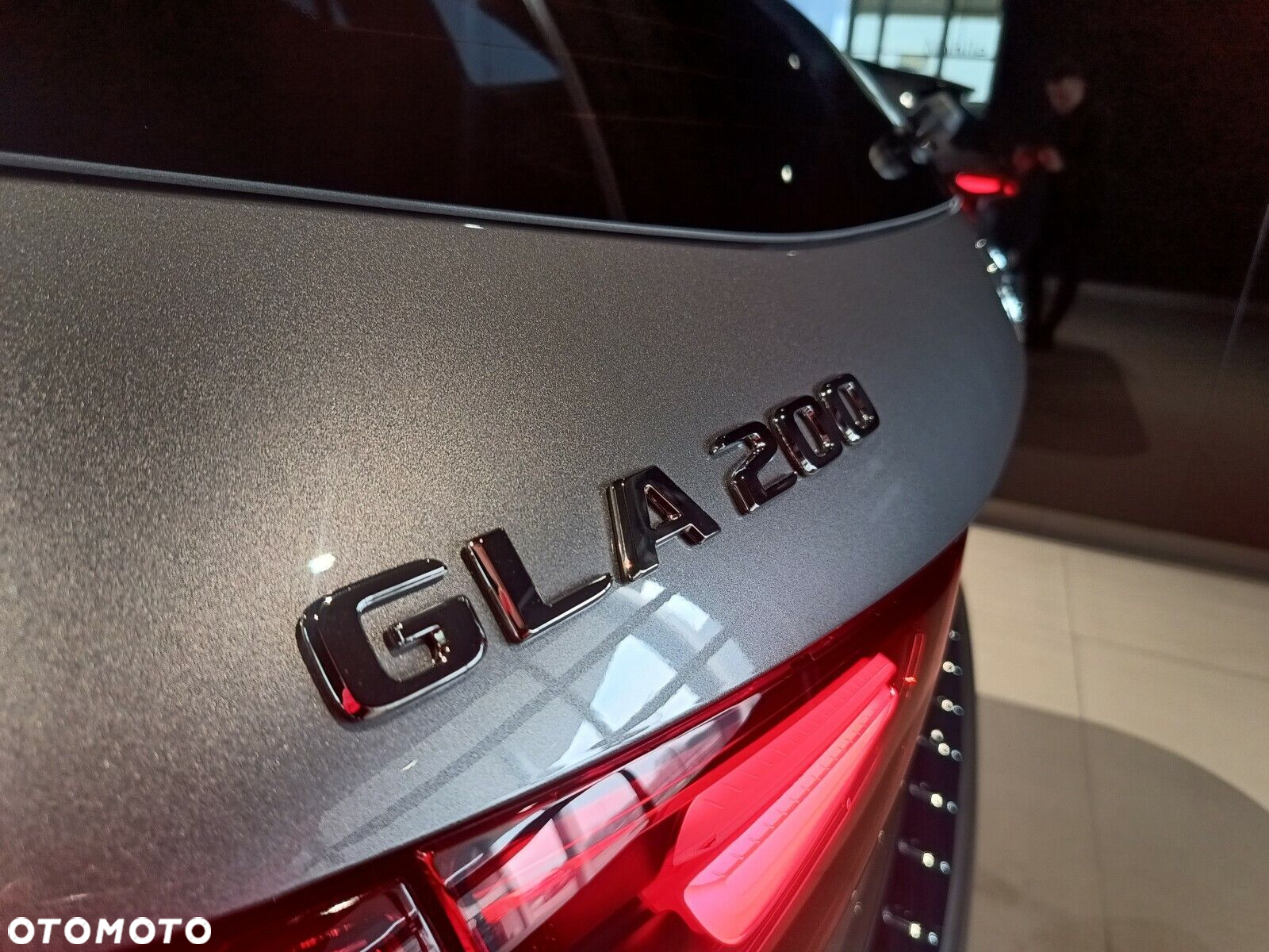 Mercedes-Benz GLA - 32