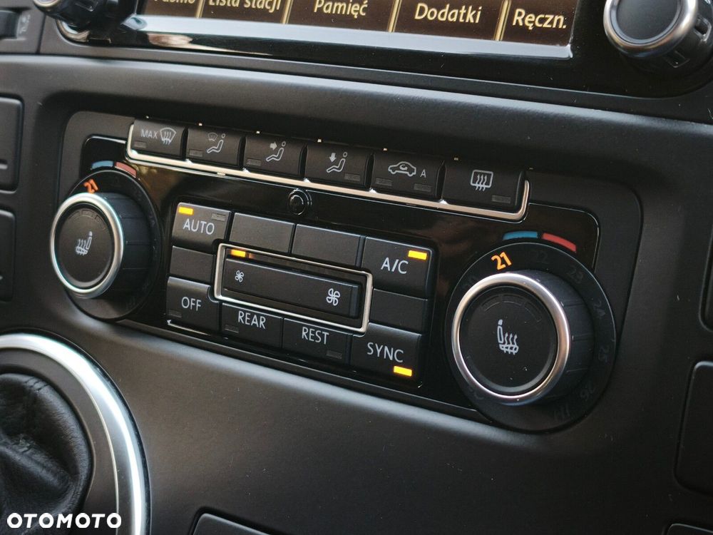 Volkswagen Multivan - 26