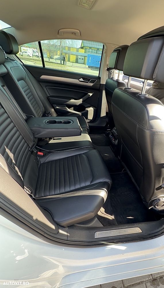 Volkswagen Passat 2.0 TDI DSG 4Motion Highline - 8