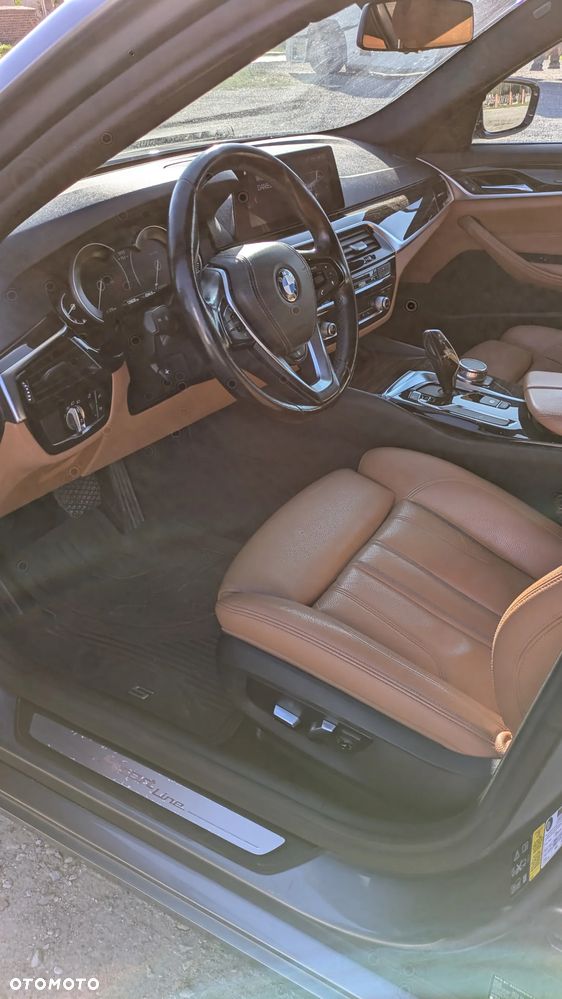 BMW Seria 5 530i xDrive Sport Line - 16