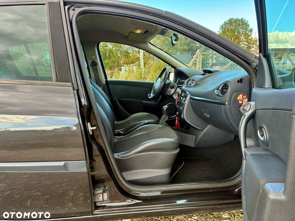 Renault Clio - 23