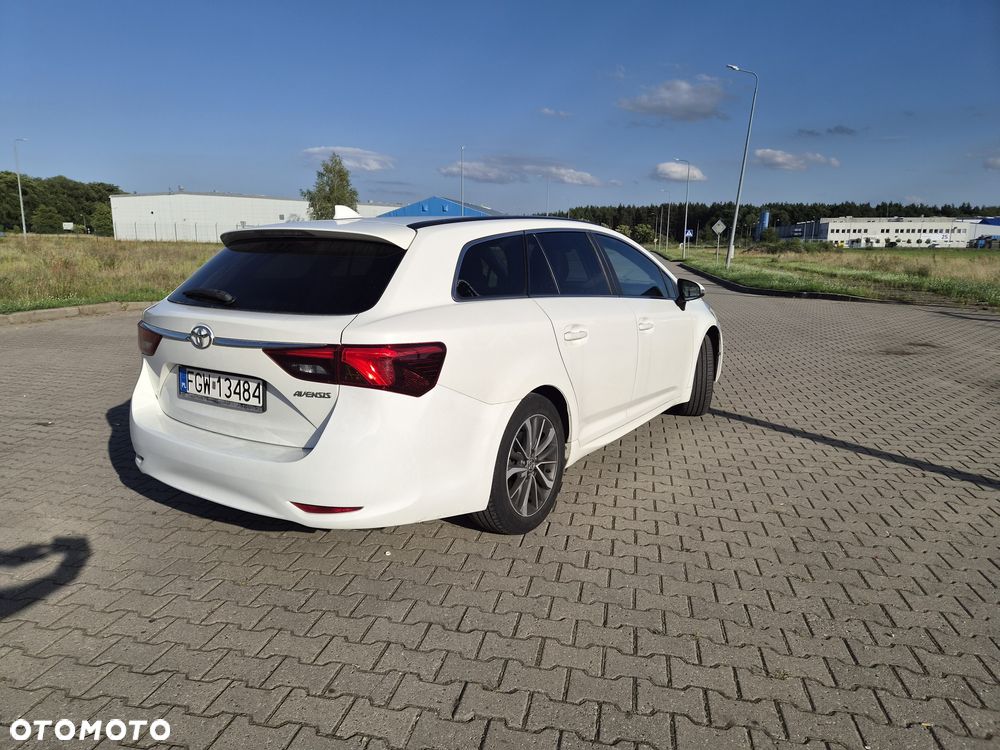 Toyota Avensis - 6