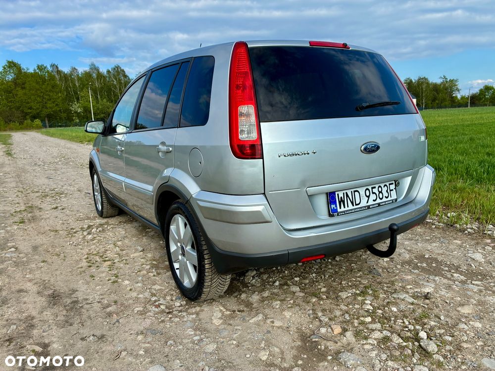 Ford Fusion 1.6 + - 10