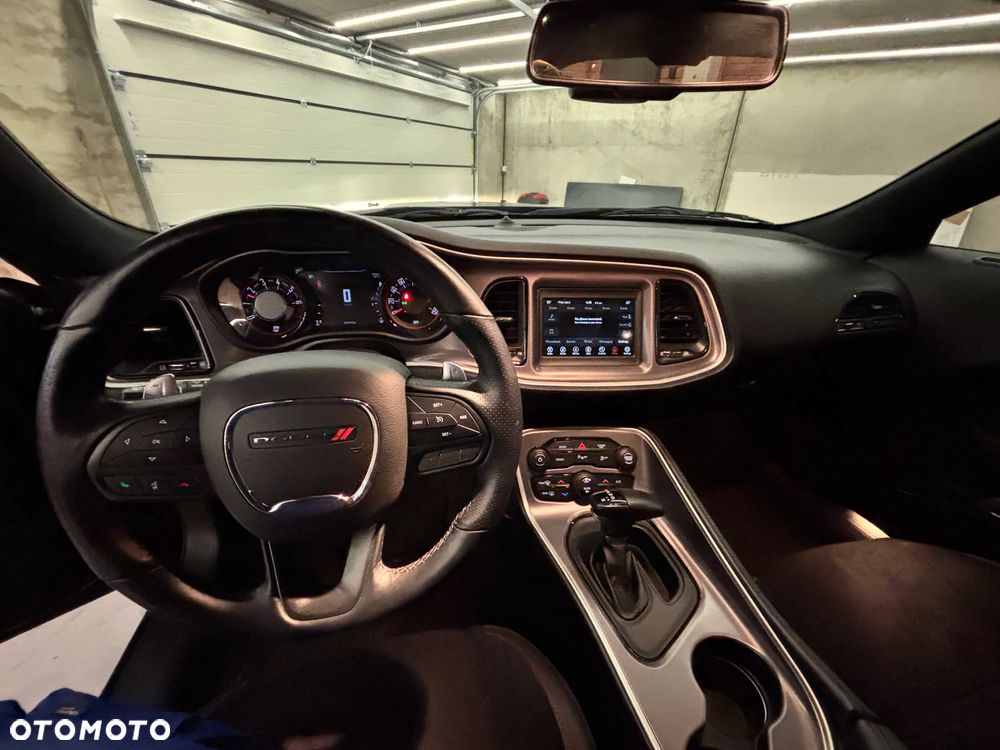 Dodge Challenger - 21