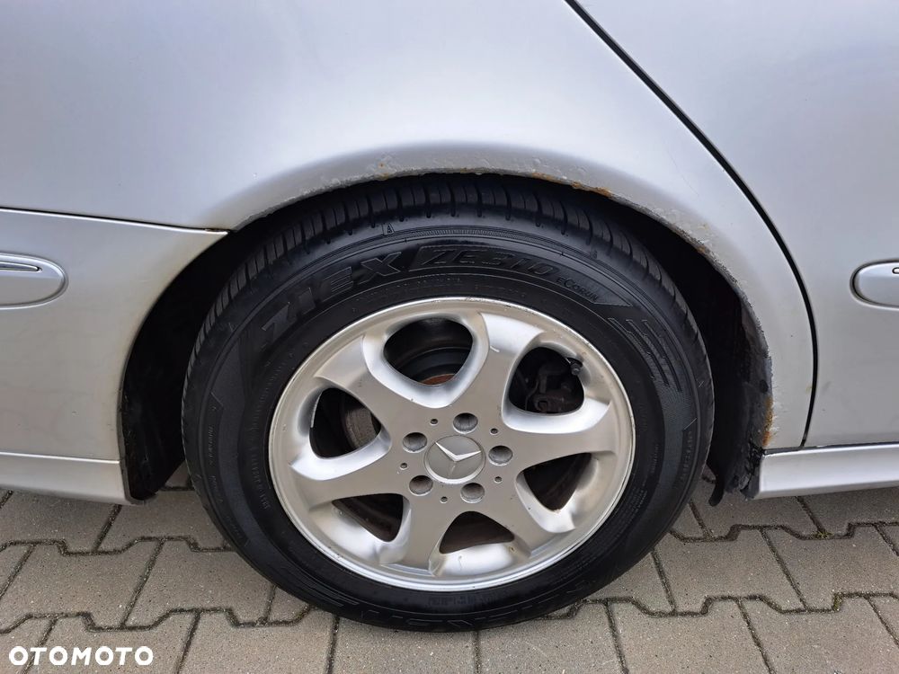 Mercedes-Benz Klasa E - 16