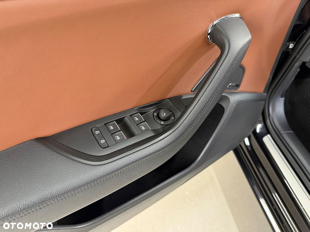 Skoda Superb 2.0 TDI SCR L&K DSG - 29