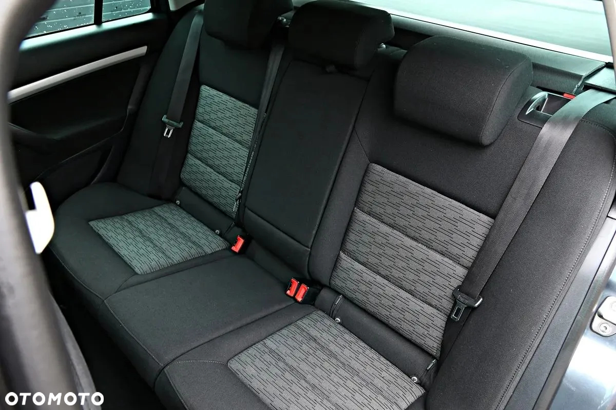 Skoda Octavia 1.6 TDI Ambiente - 9
