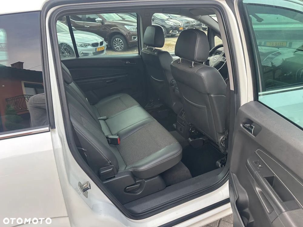 Opel Zafira - 12