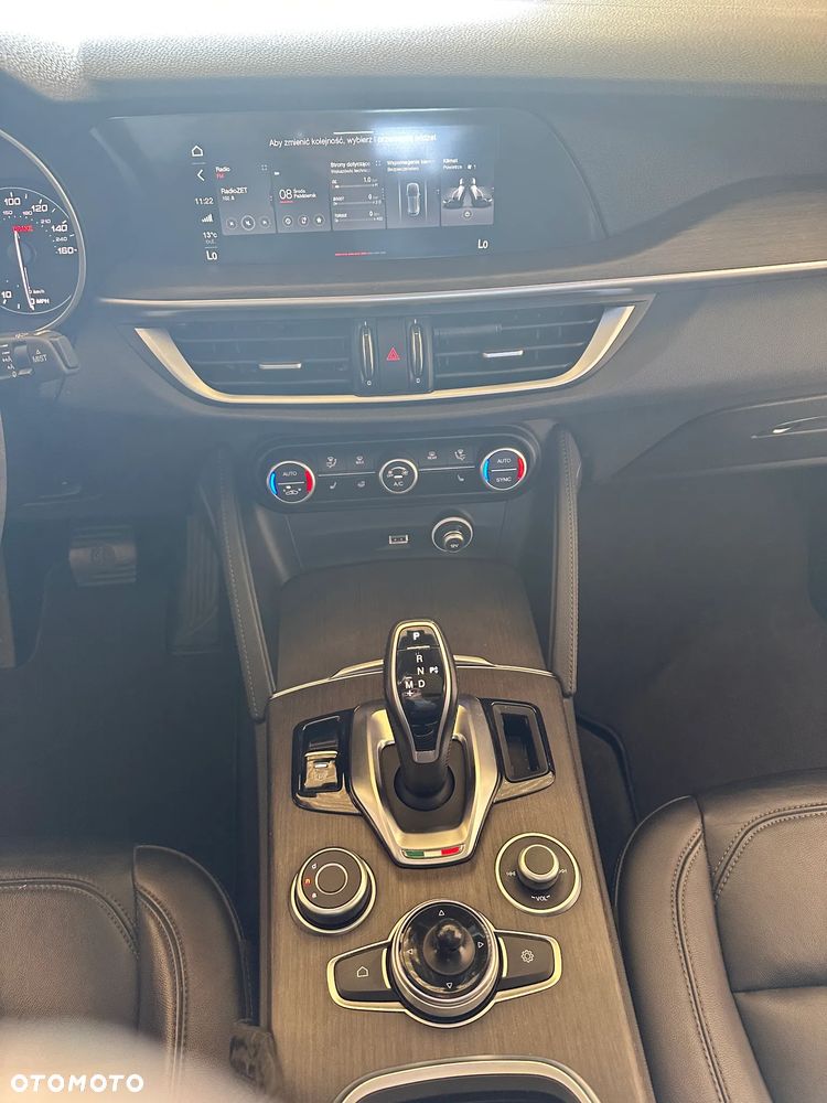 Alfa Romeo Stelvio 2.0 Turbo 16V AT8-Q4 Veloce - 25