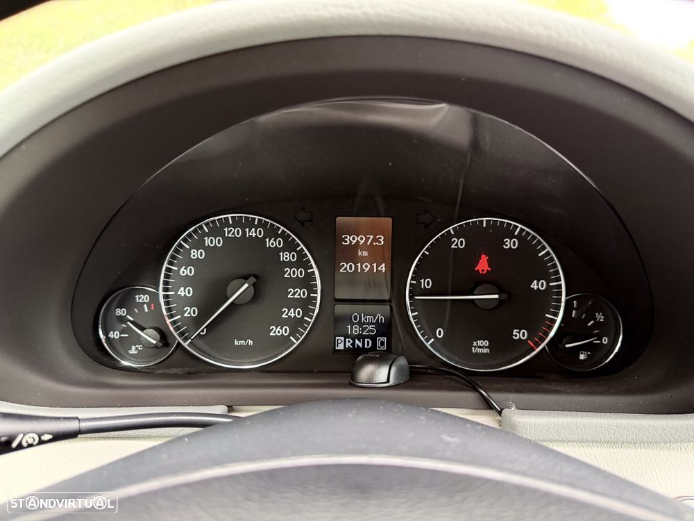 Mercedes-Benz C 200 CDI Auto Classic Sport Edition + - 33