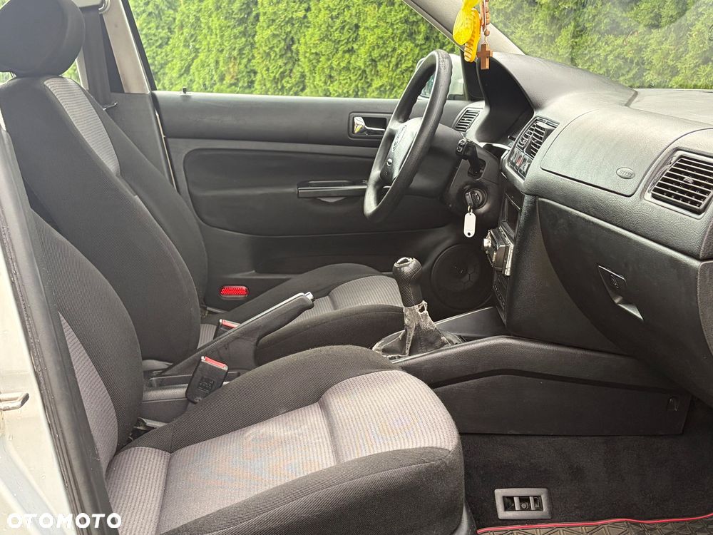 Volkswagen Golf 1.6 Comfortline - 9
