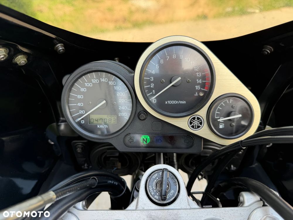 Yamaha FZS - 26