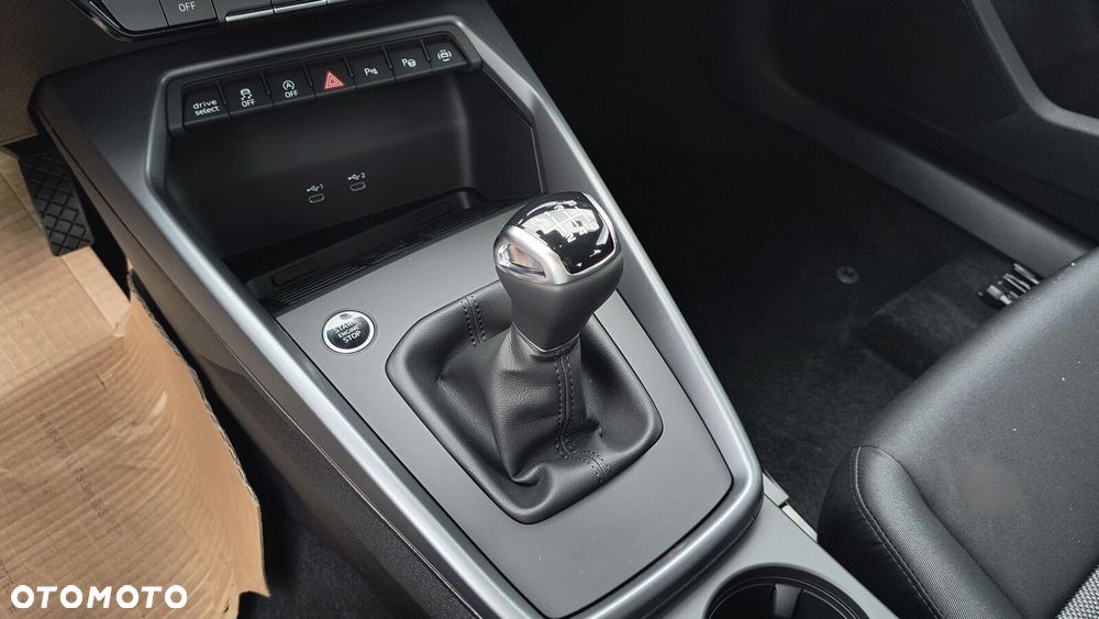 Audi A3 Limousine 35 TFSI Advanced - 27